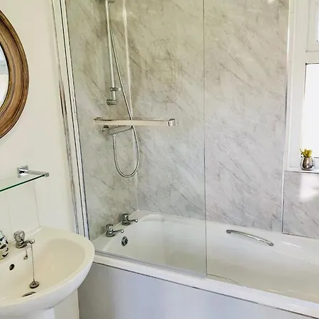 Green Acres Retreat With Hot Tub Malton